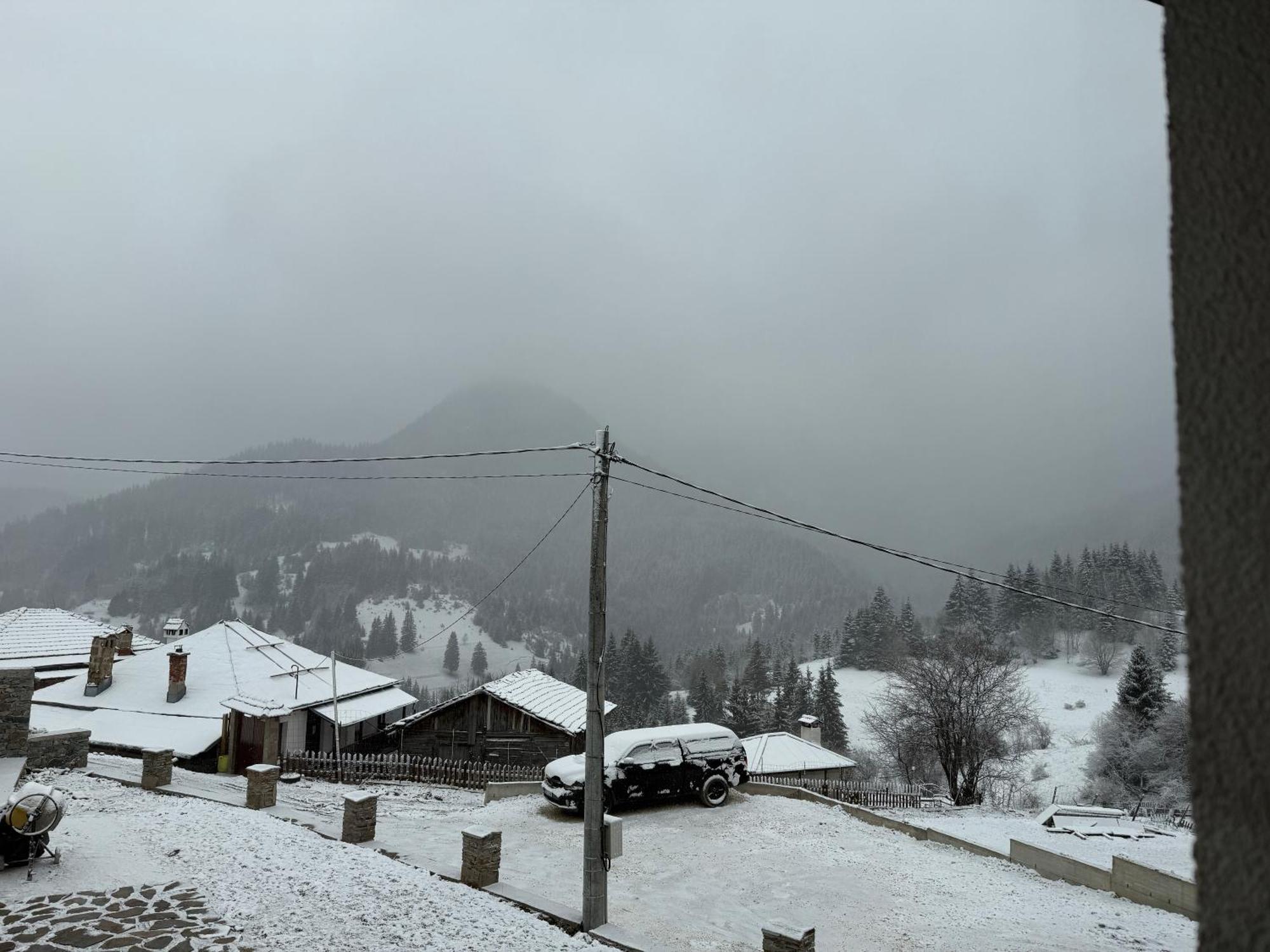 Къща За Гости Меча Стъпка Gela Buitenkant foto
